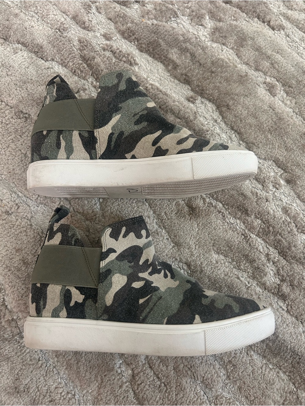 Steve Madden Camo Slip-On High-Top Sneakers - Green